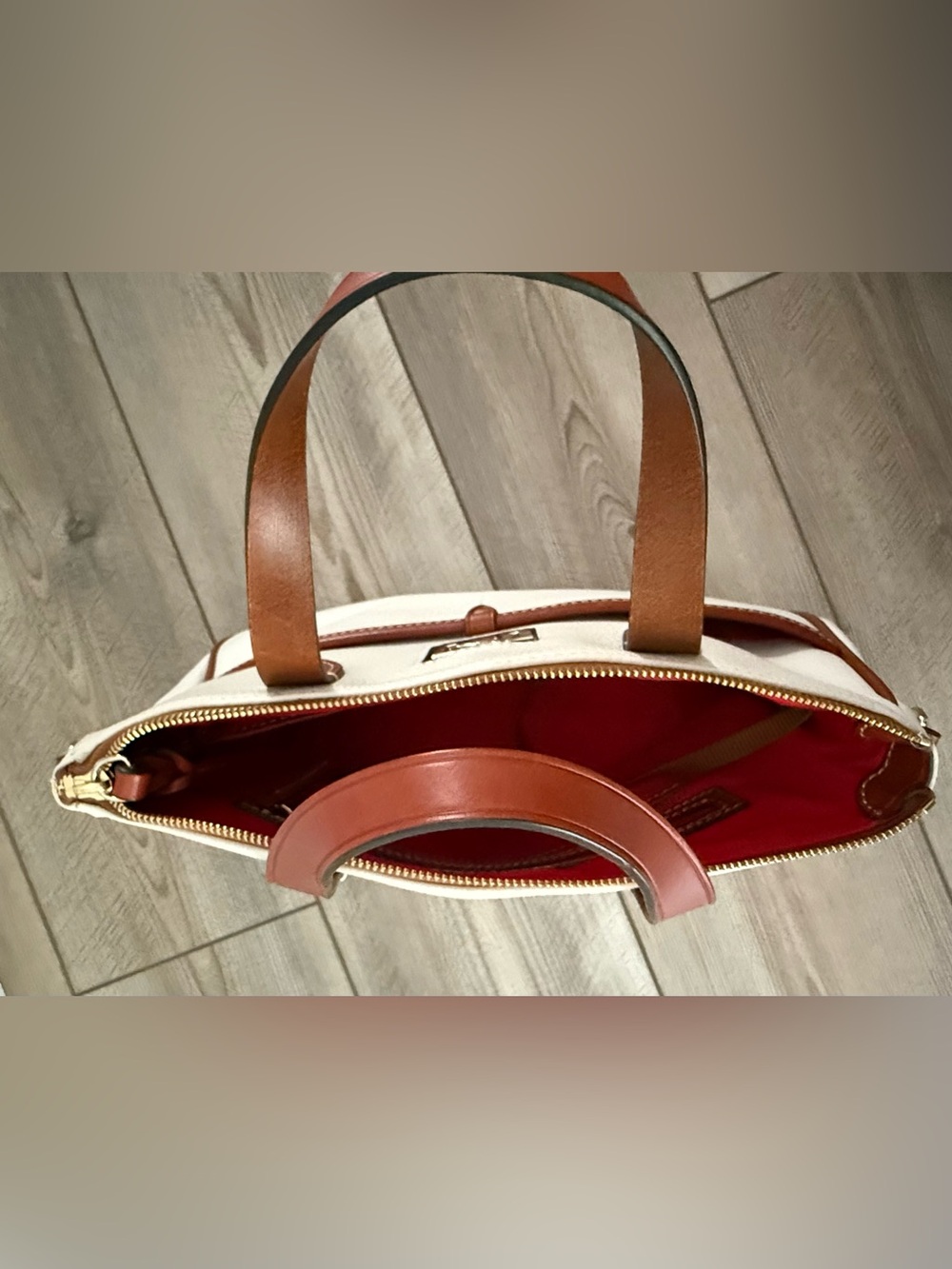 Dooney & Bourke handbag - Picture 5 of 9